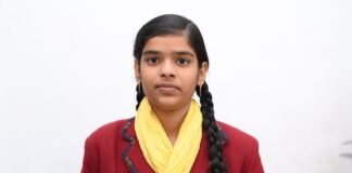 सीतापुर की प्रियांशी सोनी ने किया यूपी टॉप