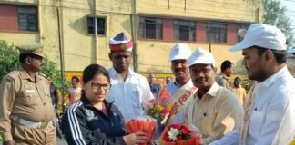 जिलाधिकारी ने स्कूल चलो अभियान का किया शुभारंभ