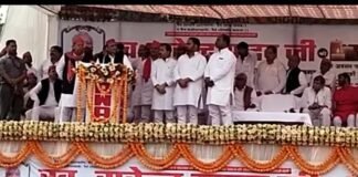 सपा मुखिया ने जगत जयसवाल को दिया समर्थन