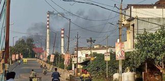 वायु प्रदूषण के खिलाफ नगर वासियों ने खोला मोर्चा, नगर वासियों ने सहजनवा कस्बा में जगह जगह लगाया पोस्टर