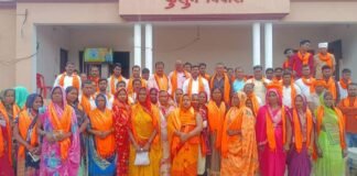 भाजपा प्रत्याशी के प्रचार में बढ़-चढ़कर हिस्सा ले रही महिलाएं