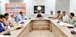 सड़क सुरक्षा के लिए जिलाधिकारी हर्षिता माथुर की मुहिम।