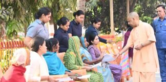 सुनवाई से समाधान तक: CM योगी का जनता के प्रति समर्पण।