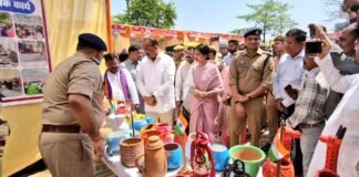 सेवा, सुरक्षा और सुशासन के 8 साल: रायबरेली में लाभार्थियों को सम्मान, राज्यमंत्री दिनेश प्रताप सिंह ने बांटे चेक और प्रमाण पत्र।