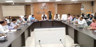 डीएम का सख्त निर्देश: आईजीआरएस शिकायतों का त्वरित गुणवत्तापूर्ण करें निस्तारण।