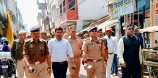 शांति और सुरक्षा का संदेश: बस्ती में अधिकारियों ने लिया व्यवस्था का जायजा।