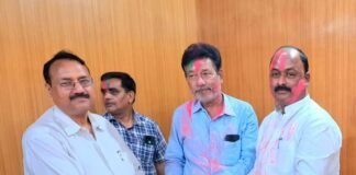 जिला पंचायत अध्यक्ष बलराम यादव ने सभासदों व कर्मचारियों संग मनाई रंगभरी होली, दी शुभकामनाएं।
