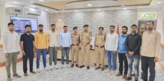 गांव का गौरव : युवाओं ने पुलिस भर्ती में लहराया परचम, एसपी ने दी बधाई।
