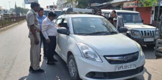 रोडवेज और रेलवे स्टेशन के पास अवैध प्राइवेट वाहनों पर प्रशासन का शिकंजा, प्रवर्तन अभियान जोरों पर।