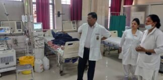 गोरखपुर बीआरडी मेडिकल कॉलेज में मरीजों की सेहत प्राथमिकता, प्राचार्य राम कुमार जायसवाल की अगुवाई में हर मरीज को बेहतरीन इलाज और सुविधाएं सुनिश्चित।