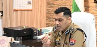 त्योहारों की तैयारियां जोरों पर: DIG बस्ती दिनेश कुमार पी ने रेंज के पुलिस अधिकारियों को दिए सख्त निर्देश, कानून व्यवस्था और शांति सुनिश्चित करने पर जोर।