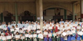 सैम पब्लिक स्कूल में बच्चों की प्रतिमा को सराहा गया ।