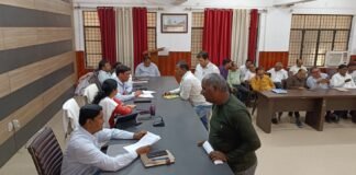 ज्वाइंट मजिस्ट्रेट का अधिकारियों को दो टूक निर्देश: संवेदनशीलता के साथ जमीनी स्तर पर करें जन समस्याओं का निस्तारण।