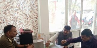 “पहले पीजिए पानी, फिर सुनाइए फरियाद” गोरखपुर पुलिस की अनूठी पहल की चारों तरफ चर्चा।