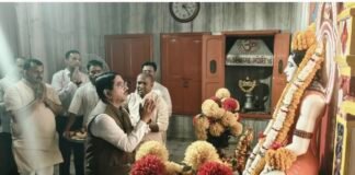 आस्था और सेवा का संगम: केंद्रीय मंत्री प्रल्हाद जोशी ने गोरखनाथ मंदिर में किए गुरु गोरक्षनाथ के दर्शन