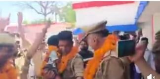 सीतापुर पुलिस का कमाल: तेलंगाना से 3 साल के मासूम को सुरक्षित बचाया, परिवार से मिलाया।