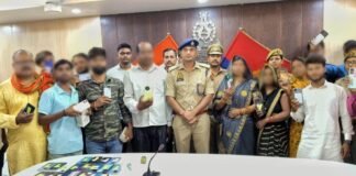 121 गुमशुदा मोबाइल लौटाए, पीड़ितों के चेहरे खिले