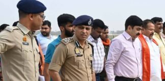 मुख्यमंत्री के स्वागत की भव्य तैयारी: बस्ती मंडलायुक्त और डीआईजी ने संभाली कमान, कार्यक्रम स्थल का निरीक्षण कर दिए निर्देश।