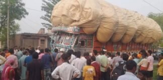 गोपीनाथपुर बाजार में दर्दनाक हादसा, गन्ने का गूझा लादे ट्रक ने युवक को कुचला, मौके पर मौत।