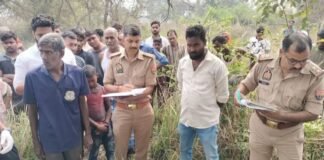 सनसनीखेज घटना: जंगल में पेड़ से लटकता मिला युवक का शव, गांव में दहशत, पुलिस जांच में जुटी