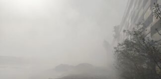 धुआं बना सजा, प्रशासन की चुप्पी से जनता बेहाल।