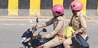 कानून की पहरेदार महिला सिपाहियों ने बाबासाहेब की जयंती पर सुरक्षा और सड़क सुरक्षा का दिया संदेश, सामाजिक कार्यकर्ताओं ने बढ़ाया उत्सव का उत्साह।