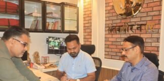 संतकबीरनगर में नए डीएम आलोक कुमार ने संभाला कार्यभार, विकास को गति देने का वादा