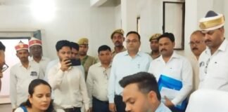 कुशीनगर के नए डीएम ने संभाला कार्यभार, पर्यटन और विकास पर जोर