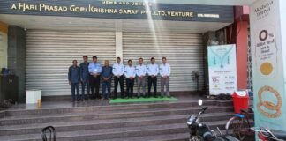 पहलगाम आतंकी हमले पर बस्ती में शोक: ऐश्प्रा जेम्स ने दी श्रद्धांजलि।