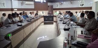 सीडीओ की CM डैशबोर्ड समीक्षा, विकास कार्यों में तेजी के निर्देश