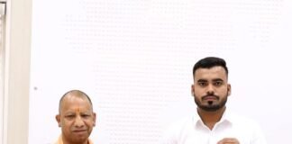 नीतीश सिंह ने वियतनाम की सबसे ऊंची चोटी पर फहराया तिरंगा।