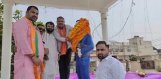 संविधान के शिल्पी को नमन। बस्ती में भाजपा कार्यकर्ताओं ने डॉ. भीमराव अंबेडकर की जयंती पर स्वच्छता अभियान और श्रद्धांजलि कार्यक्रम के साथ दी सच्ची श्रद्धांजलि।