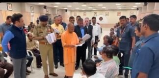 जनता दर्शन में CM योगी का जनसमस्याओं के त्वरित समाधान का निर्देश।