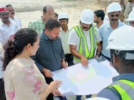 नये डीएम ने लिया विकास कार्यों का जायजा, बुद्ध प्रतिमा को नमन