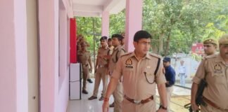 पिंक बूथ निर्माण का पुलिस अधीक्षक ने किया निरीक्षण।