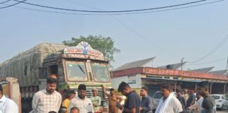 महेवा मछली मंडी में फूड विभाग की छापेमारी, हाइजीन पर सख्ती