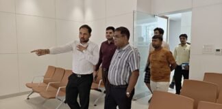 अर्बन और सीनियर सिटीजन सेंटर का डीएम-नगर आयुक्त ने लिया जायजा।