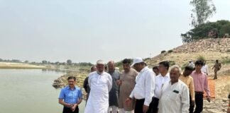 राप्ती तटबंध की रक्षा: मंत्री स्वतंत्रदेव सिंह का निरीक्षण।