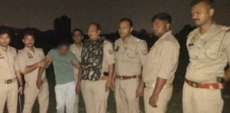 गोरखपुर मुठभेड़: कुख्यात गो-तस्कर साहब अंसारी गिरफ्तार, तमंचा-पिकअप जब्त।