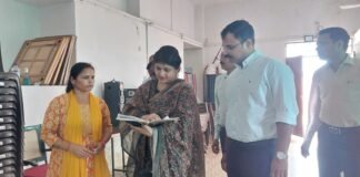 नोडल अधिकारी बी. चंद्रकला का रायबरेली में सक्रिय निरीक्षण:जल, महिला, बालिका और गोवंश कल्याण पर जोर