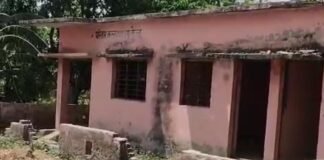 सजनापार में प्राथमिक स्वास्थ्य केंद्र की दुर्दशा: जर्जर भवन में तब्दील, ग्रामीणों की मुश्किलें बढ़ीं।