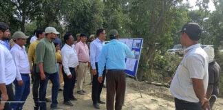 डीएम का मेहदावल दौरा: बाढ़ परियोजनाएं, खेल मैदान और गो-आश्रय स्थल का निरीक्षण।