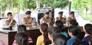 डीआईजी बस्ती का संतकबीरनगर पुलिस लाइन निरीक्षण, रिक्रूट्स को प्रेरित किया।