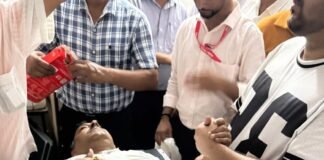 पूर्व मंत्री फतेह बहादुर सिंह के काफिले का एक्सप्रेसवे पर हादसा, विधायक समेत चार घायल।