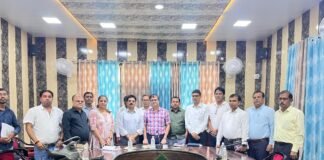 अपर निदेशक ने की नगर पंचायतों के विकास कार्यों की समीक्षा