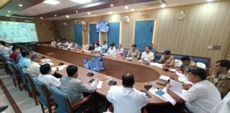 सीएम योगी की वीडियो कॉन्फ्रेंसिंग: बकरीद, वृक्षारोपण और सड़क सुरक्षा पर कड़े निर्देश.