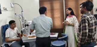 रायबरेली में डीएम ने नेत्र चिकित्सालय में दो नई मशीनों का उद्घाटन किया।