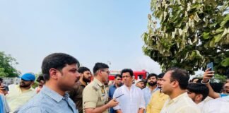 जेएसआर गार्डन में भीषण आग: पांच दुकानें राख।