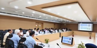 डीएम की अध्यक्षता में बाल कल्याण योजनाओं की समीक्षा, त्वरित निस्तारण के निर्देश।