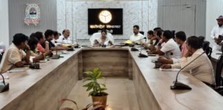 डीएम हर्षिता माथुर की सख्ती, जिला पोषण समिति की बैठक में डीपीओ का वेतन रोका, संचारी रोग अभियान की तैयारियों पर जोर।